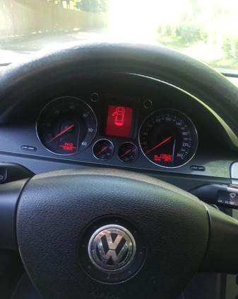 Volkswagen Passat cena 15000 przebieg: 173000, rok produkcji 2007 z Leszno małe 37